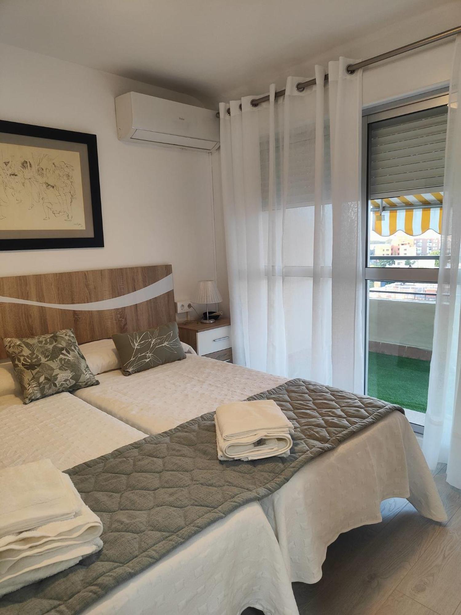 شقة Agradable Duplex Terraza Virgen Del Rocio إشبيلية المظهر الخارجي الصورة
